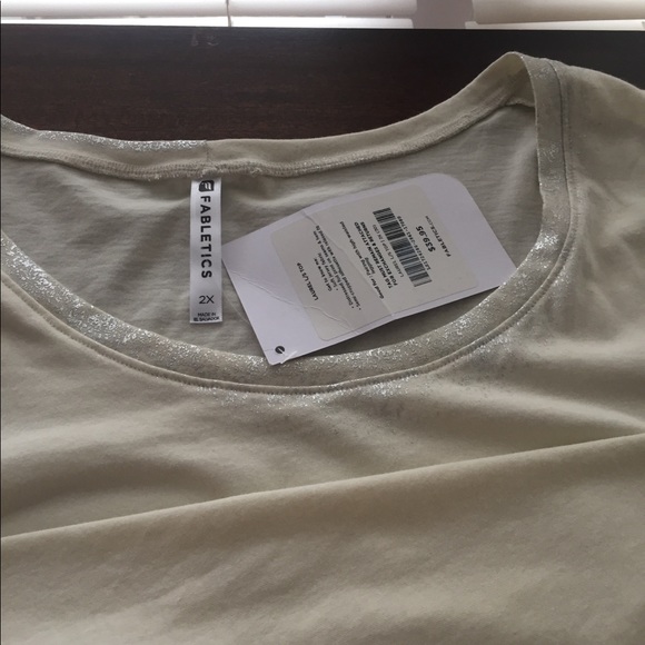 Fabletics long Sleeve Laurel creme and silver top - Picture 6 of 8